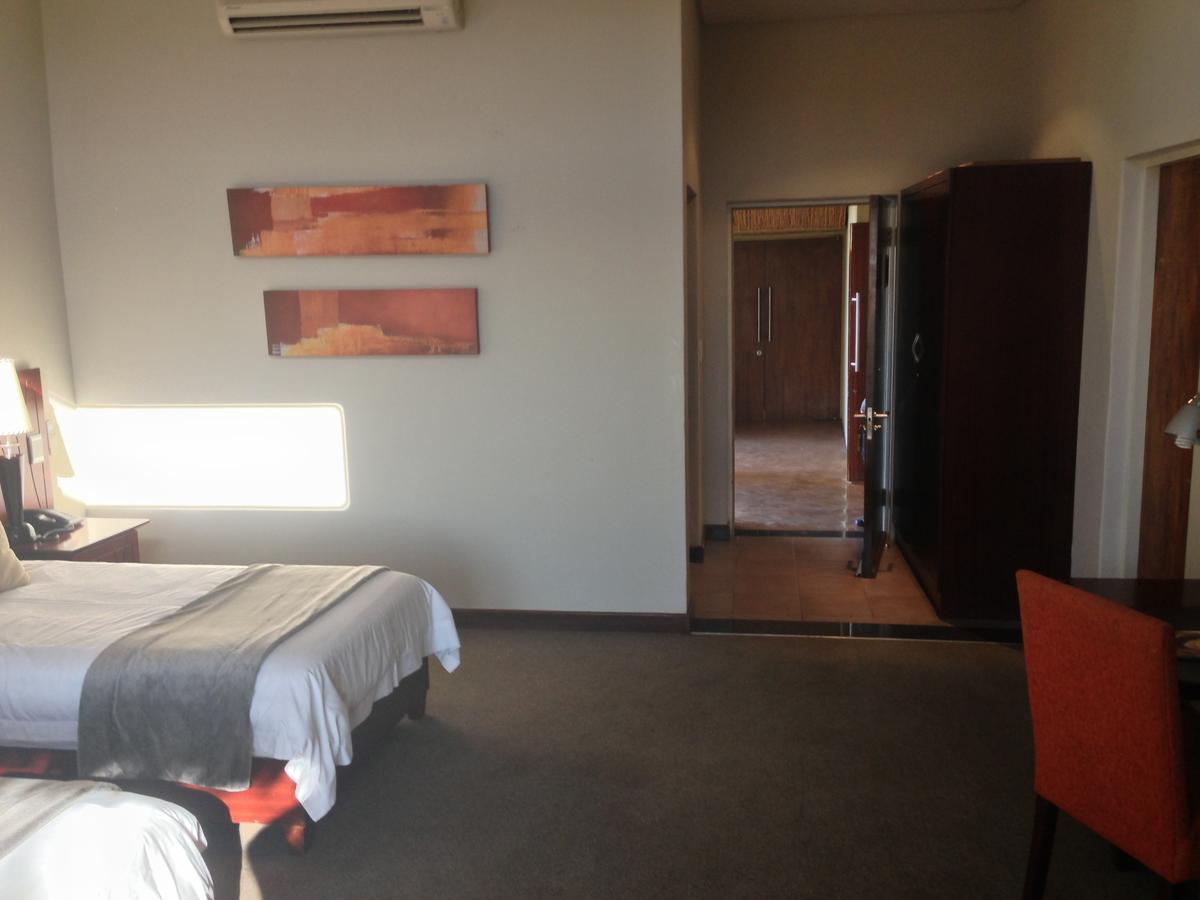 Maropeng Boutique Hotel Magaliesburg Exterior photo